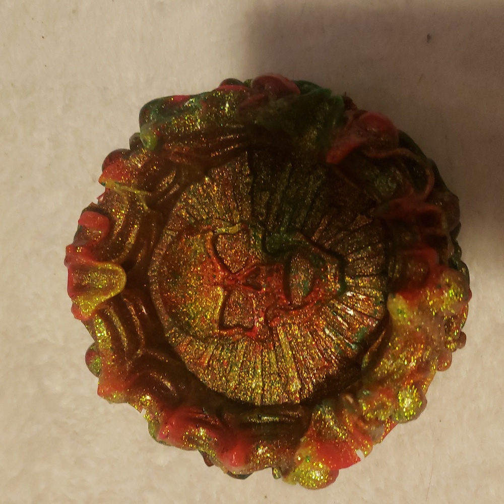 Skull sculpture ....incense holder,ashtray,or display.